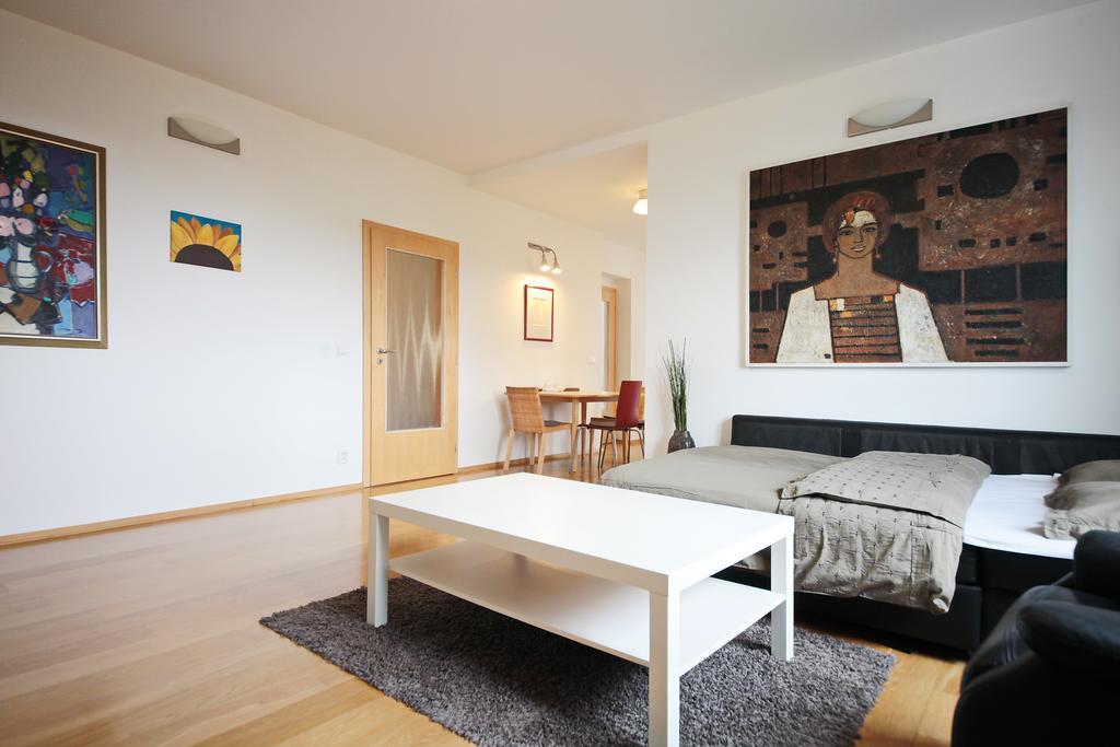 Apartment Kosatcová Praga Exterior foto
